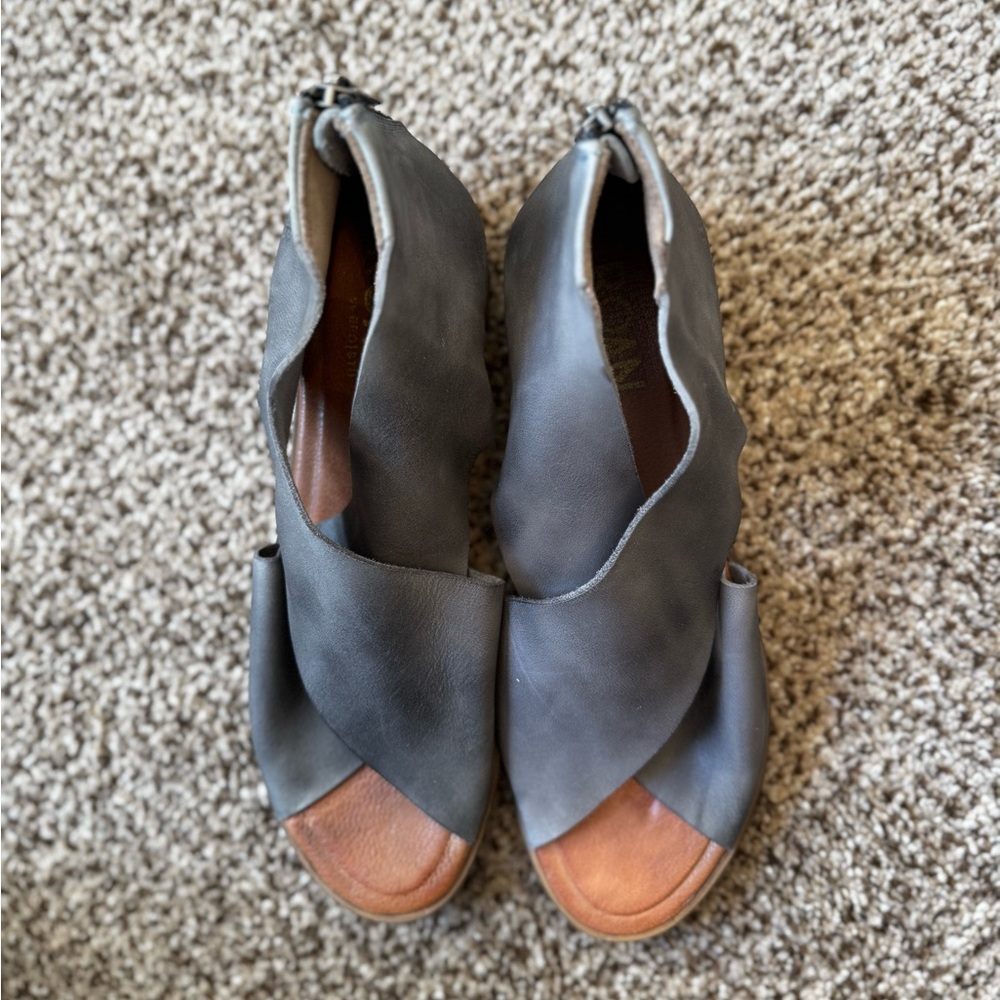 ROAN Betty sandals